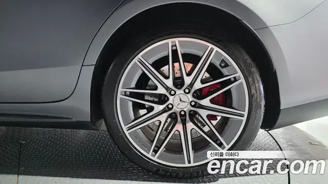 Mercedes-Benz AMG GT 2022 — ფოტო 18/33