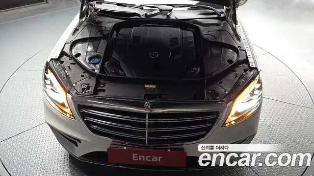 Mercedes-Benz S-Class 2019 — Photo 18/30