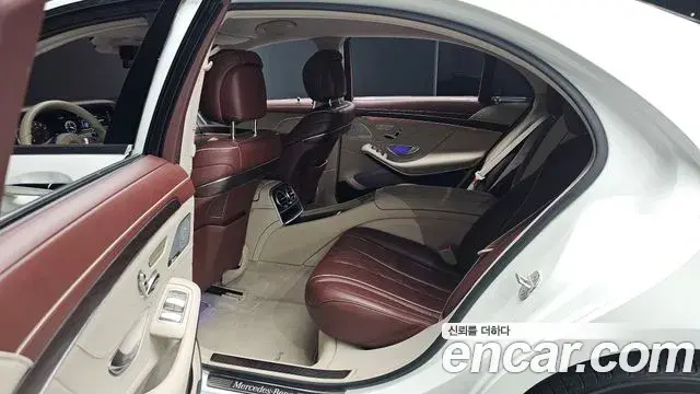 Mercedes-Benz S-Class 2019 — Photo 12/30