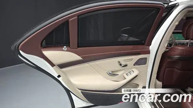 Mercedes-Benz S-Class 2019 — Photo 21/30