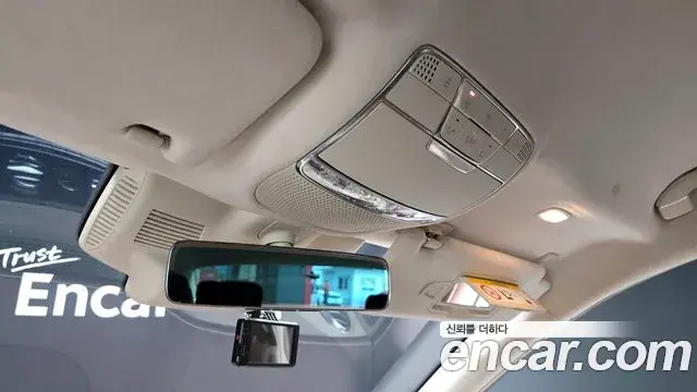 Mercedes-Benz S-Class 2019 — Photo 26/30