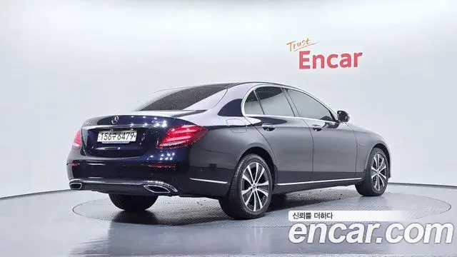 Mercedes-Benz E-Class 2020 — ფოტო 10/37