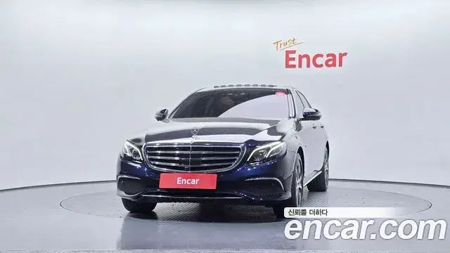 Mercedes-Benz E-Class 2020 — ფოტო 13/37