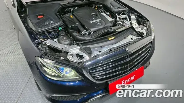 Mercedes-Benz E-Class 2020 — ფოტო 36/37