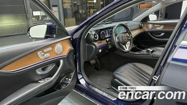 Mercedes-Benz E-Class 2020 — ფოტო 32/37