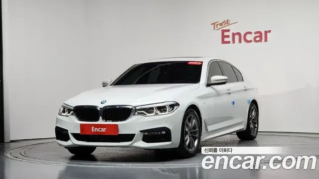 BMW 5 Series 2018 — Фото 10/20