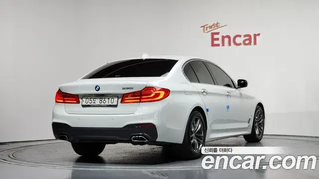 BMW 5 Series 2018 — Фото 1/20