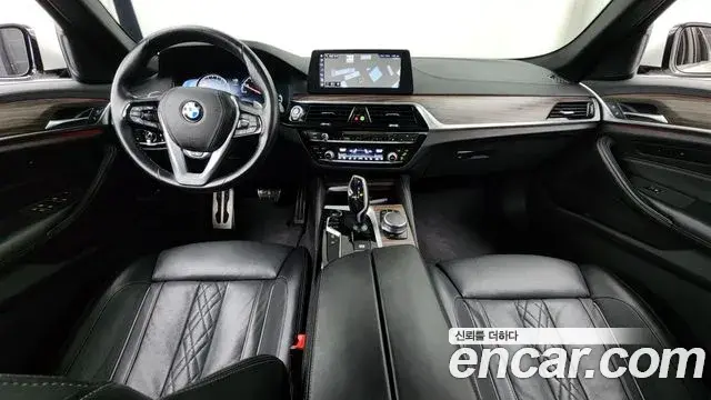 BMW 5 Series 2018 — Фото 6/20