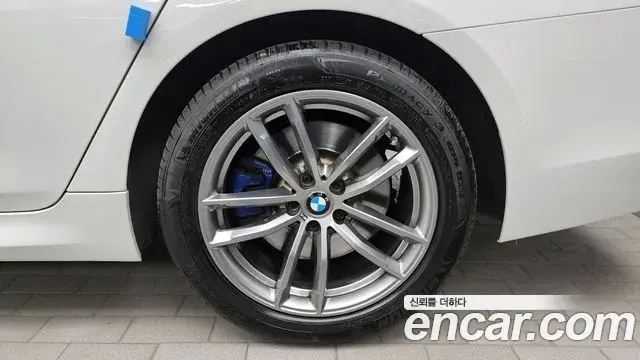 BMW 5 Series 2018 — Şəkil 36/36