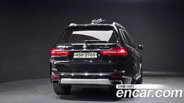 BMW X7 2019 — Photo 35/36