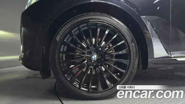 BMW X7 2019 — Photo 4/36
