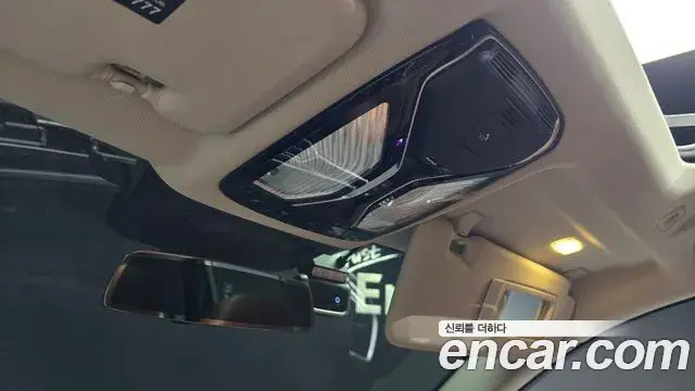 BMW X7 2019 — Photo 28/36