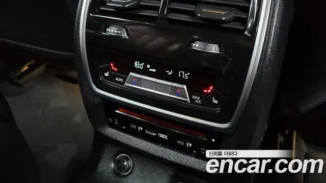 BMW X7 2019 — Photo 10/36
