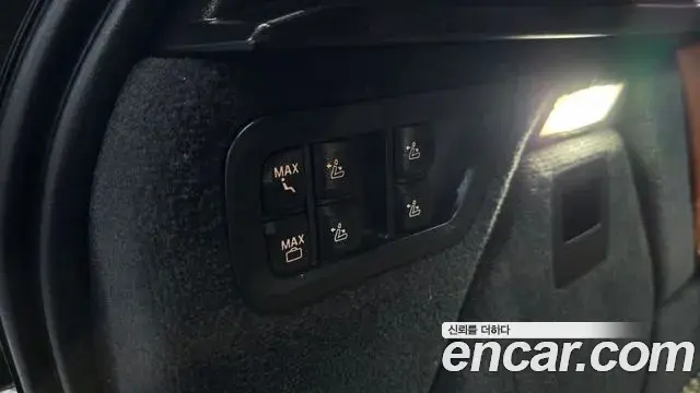 BMW X7 2019 — Photo 21/36