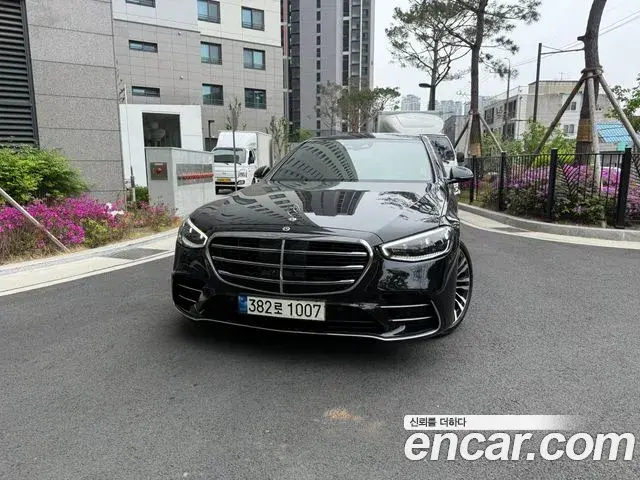 Mercedes-Benz S-Class 2021 — Photo 12/19