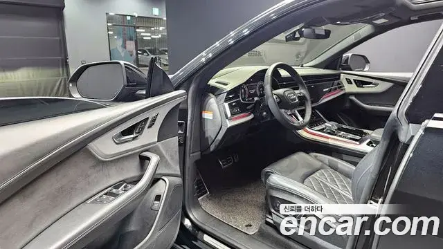 Audi Q8 2023 — ფოტო 30/37