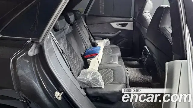 Audi Q8 2023 — ფოტო 15/37
