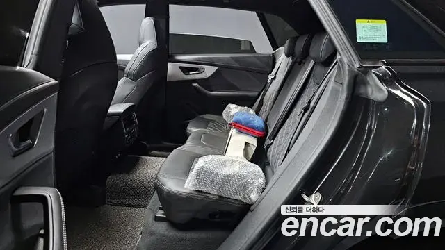 Audi Q8 2023 — ფოტო 34/37
