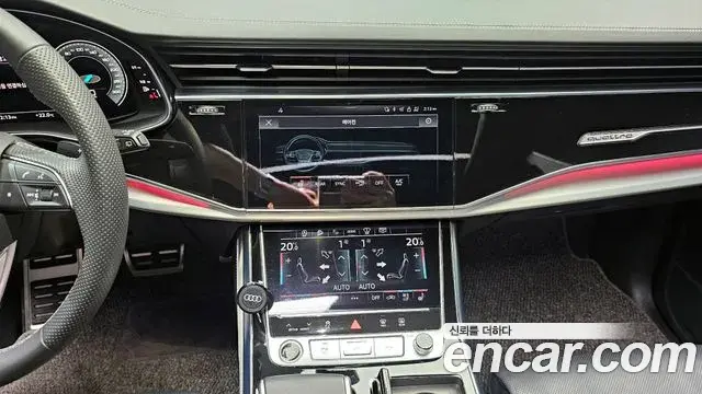 Audi Q8 2023 — ფოტო 26/37