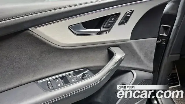 Audi Q8 2023 — ფოტო 25/37