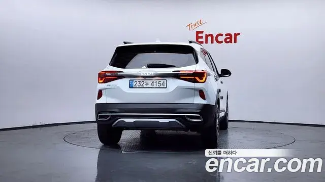 Kia Seltos 2022 — Şəkil 21/30