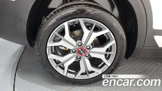 Kia Seltos 2022 — Şəkil 17/30