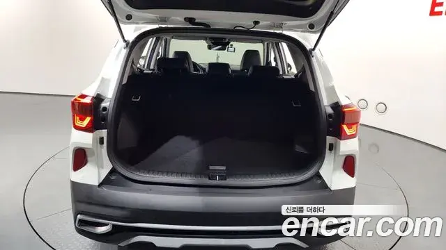 Kia Seltos 2022 — Şəkil 8/30