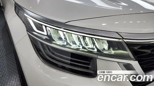 Kia Seltos 2022 — Şəkil 15/30