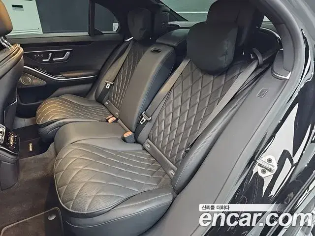 Mercedes-Benz S-Class 2023 — ფოტო 18/20