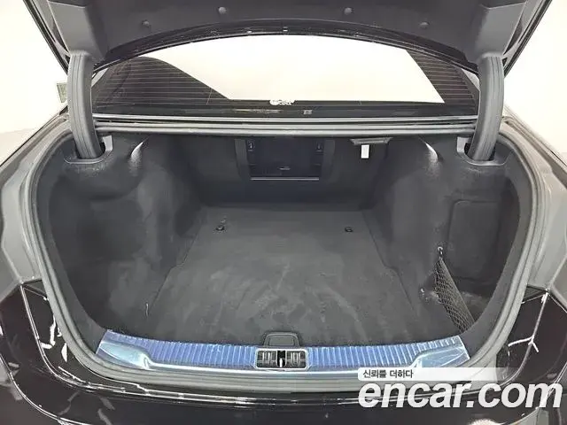 Mercedes-Benz S-Class 2023 — ფოტო 11/20