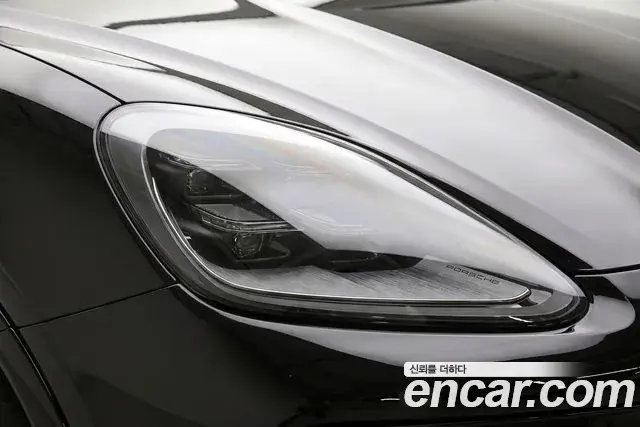 Porsche Cayenne 2024 — ფოტო 13/20