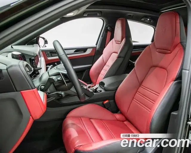 Porsche Cayenne 2024 — ფოტო 19/20