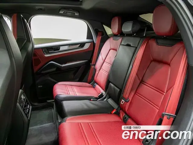 Porsche Cayenne 2024 — ფოტო 16/20