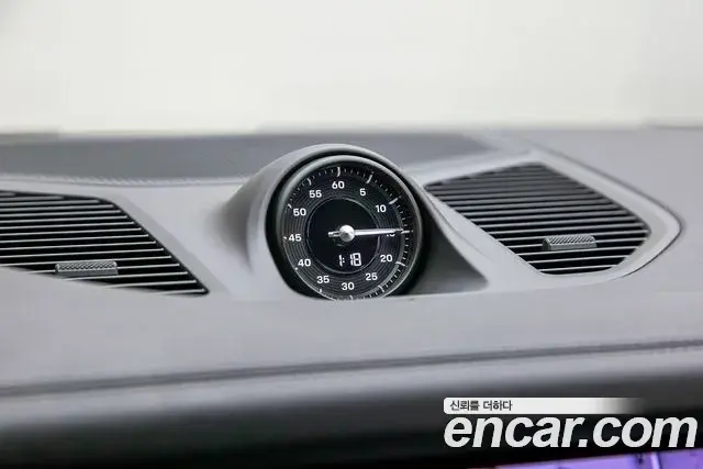 Porsche Cayenne 2024 — ფოტო 11/20