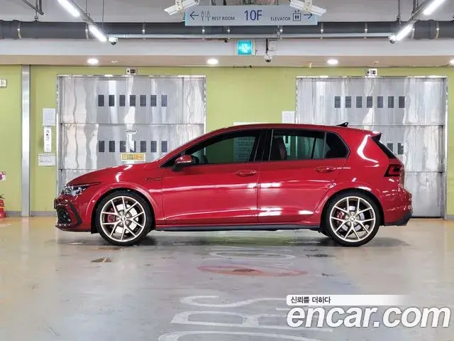 Volkswagen Golf 2023 — Photo 17/20