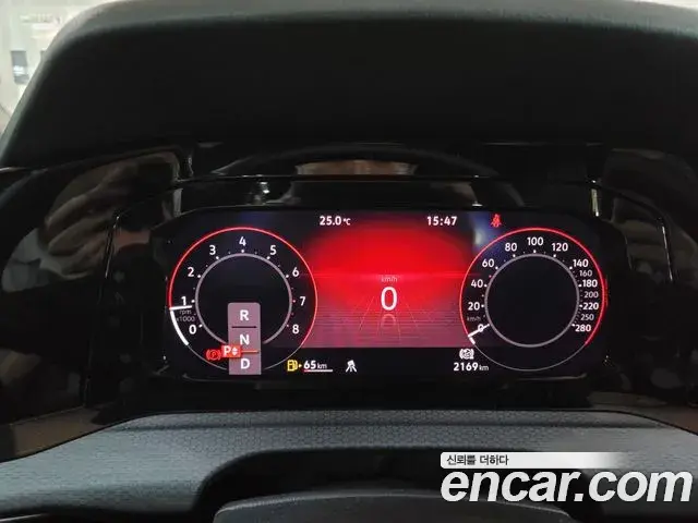 Volkswagen Golf 2023 — Photo 14/20