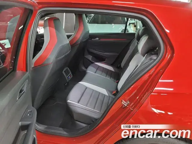 Volkswagen Golf 2023 — Photo 4/20