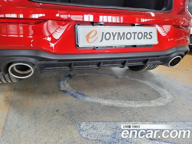 Volkswagen Golf 2023 — Photo 13/20
