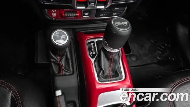 Jeep Wrangler 2019 — Şəkil 19/20