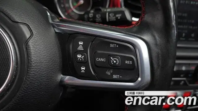 Jeep Wrangler 2019 — Şəkil 8/20