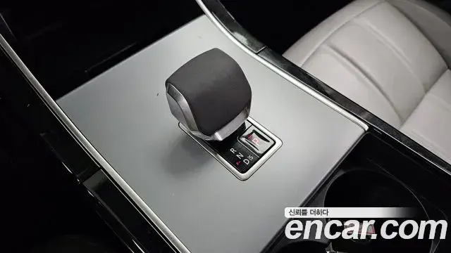 Land Rover Range Rover Evoque 2024 — Photo 8/33