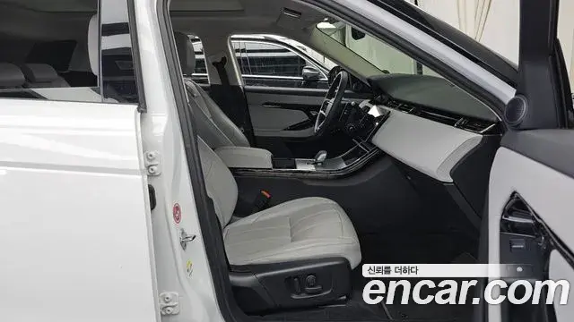 Land Rover Range Rover Evoque 2024 — Photo 15/33