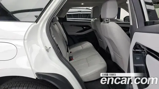 Land Rover Range Rover Evoque 2024 — Photo 32/33