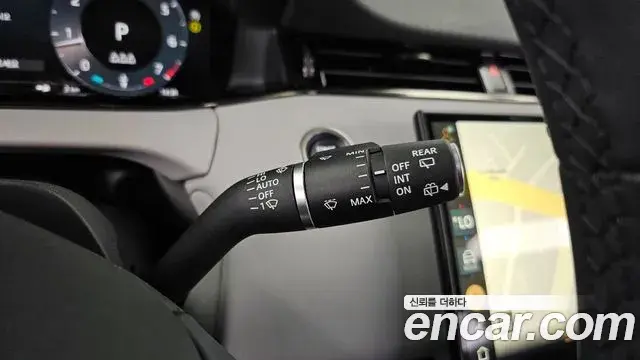Land Rover Range Rover Evoque 2024 — Photo 10/33