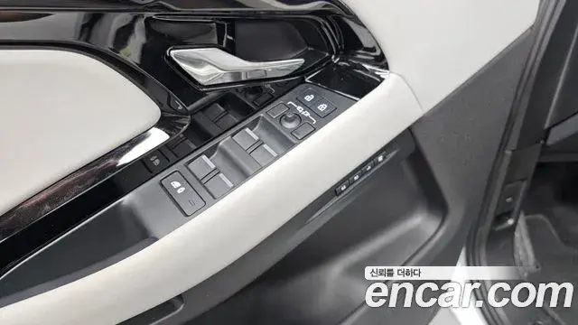 Land Rover Range Rover Evoque 2024 — Photo 27/33