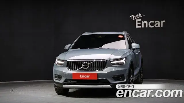 Volvo XC40 2021 — Фото 3/20