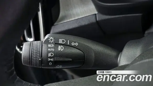 Volvo XC40 2021 — Şəkil 18/34