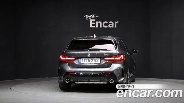 BMW 1 Series 2021 — Şəkil 12/34