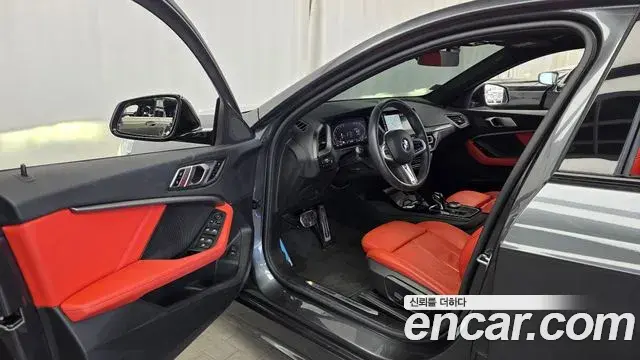 BMW 1 Series 2021 — Şəkil 18/34