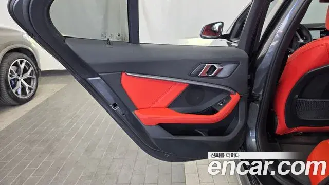 BMW 1 Series 2021 — Şəkil 25/34